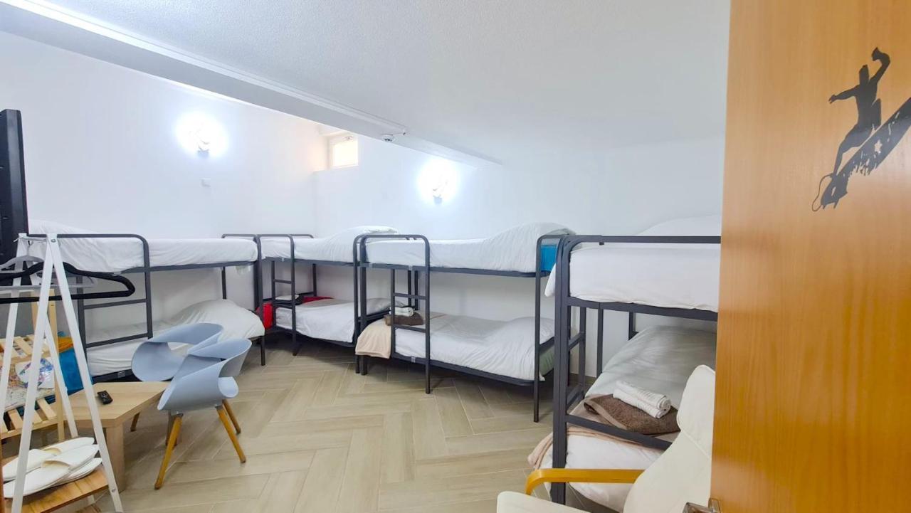 Quartos Para Viajantes, Surfistas, Grupos, Boa Energia Nazare Luaran gambar